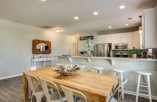 Garden City House | Walk to Beach! Murrells Inlet Oasis w/Shared Pool