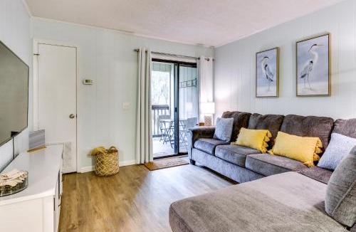 North Forest Beach Apartment | Walk to Beach Hilton Head Getaway with Balcony!