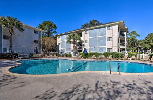 Folly Field House | Walk to Beach & Golf Course: Hilton Head Getaway!