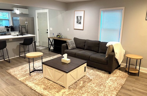 Athens House | Walk to downtown Athens, relax in this stylish 2BR/2BA home near everything UGA
