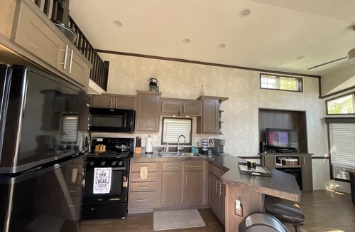 Jacksboro Villa | WALK TO INDIAN RIVER MARINA AT NORRIS LAKE Book now! Memorial Weekend available