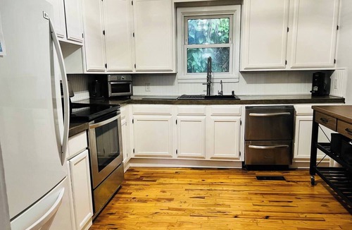 Tallahassee House | Walk to Midtown - Fire, Bikes, Capitol 1M, FSU 2M