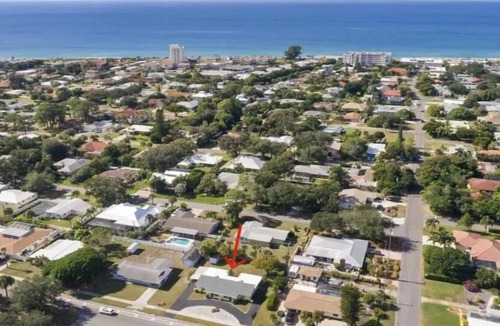 Golden Beach Condo | Walk to Private Beach Access, Golden Beach Haven