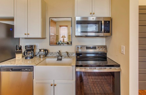 Florence Apartment | Walk to Shops & Restaurants! Dtwn Florence Unit
