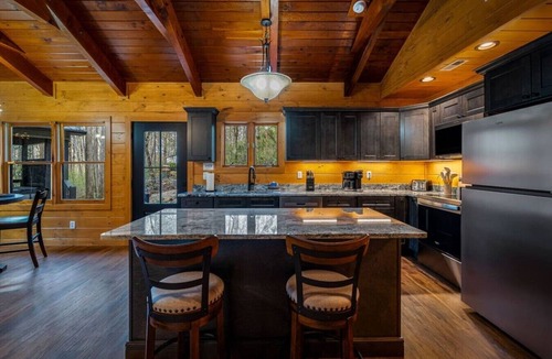 Rocky Grove Cabin | Walking distance to best Smoky Mountain Hiking
