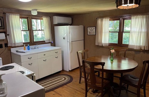 Bryson City Cabin | Warm Fire, Cool Forest, trails, pioneer spirit