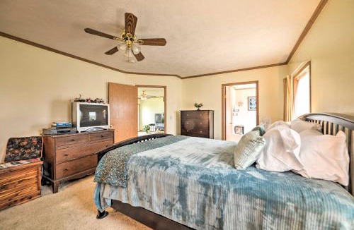 McEwen House | Warm & Inviting Family Home - 2 Mi to Golf Course!