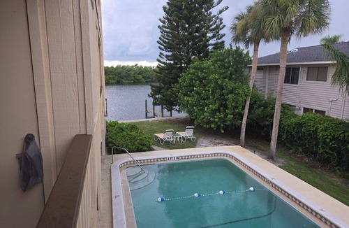 Siesta Key Condo | Water Front on Turtle Lagoon. Minutes from Turtle Beach & Siesta Key Beach