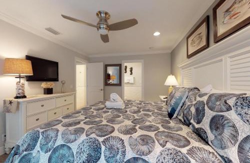 Holmes Beach Apartment | Water's Edge Condominiums