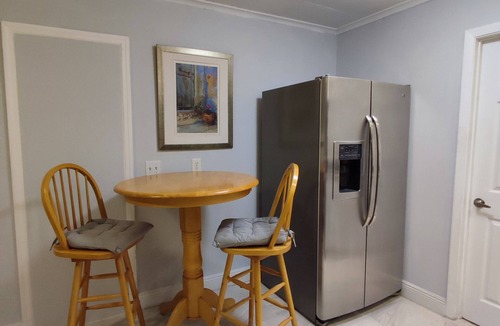 Ocean Breeze Park Apartment | Water View Studio near downtown