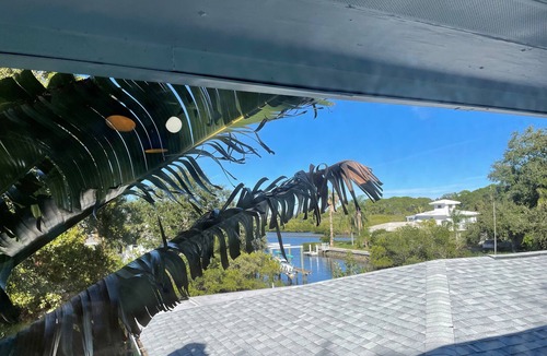 Ozona Apartment | Waterfront 2 bedroom/1 bath Renovated Apartment in Palm Harbor