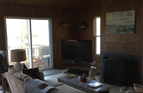 Athens Cabin | Waterfront 3-bedroom cabin on Wheeler Lake Athens Decatur Huntsville