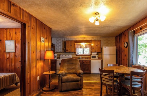 Benton Cabin | Waterfront Cabin for up to 6