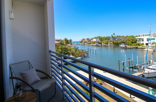 North Trail Condo | Waterfront, Community Pool, Sea La Vie