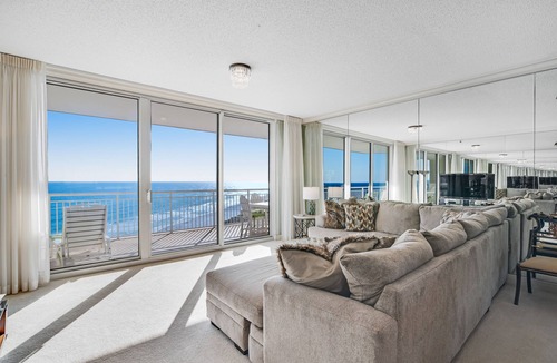 Navarre Beach Condo | Waterfront condo w/ unobstructed Gulf views, shared pool, tennis, & beach access