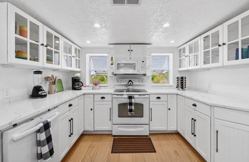 Palmetto House | Waterfront Home Sleeps16 7BR Views KingBeds