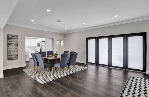 Seybold House | Waterfront Hot Tub, Heated Pool, Outdoor Lounge & Grill, King Beds