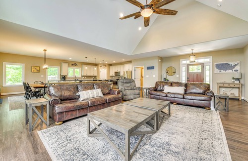 Bumpass House | Waterfront Lake Anna Home w/Dock, Beach & Kayaks!