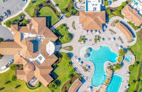 Lakewood Ranch House | Waterfront Lakewood National condo overlooking the 11th green - Golfers Grove