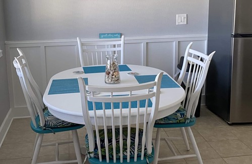 Panacea Condo | Waterfront on Ochlockonee Bay-Renovated condo & sparking pool