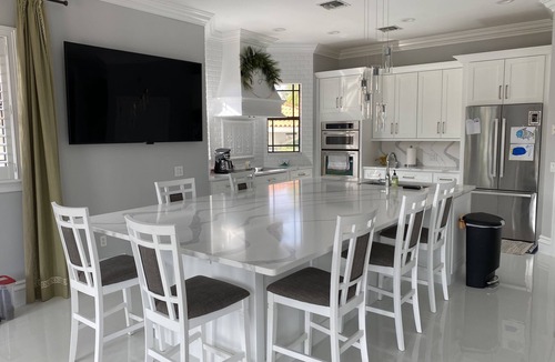 South Lake House | Waterfront Paradise w/pool and hot tub 5 minutes to the beach