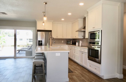 Bay Crest Park House | Waterfront Retreat in the Heart of Tampa. Close to TPA, RayJay and Steinbrenner