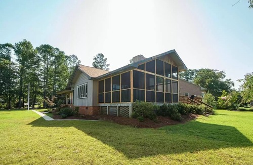 River Bend House | Waterfront Retreat