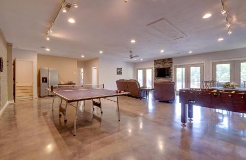 Goodview House | Waterfront Smith Mountain Lake Home w/Boat Dock!
