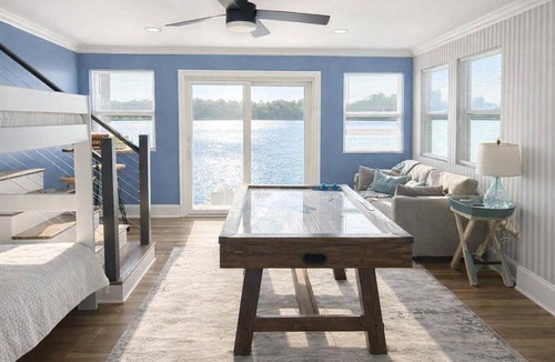 Dixie - Berryhill House | Waterfront | Sunset + Dock Views | Lake Wylie