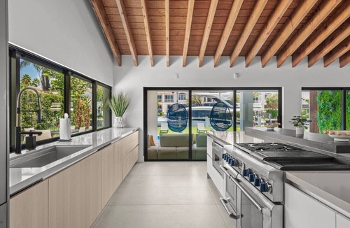 Hallandale Beach House | Waterfront Villa Sauna, Pool & Mini Golf