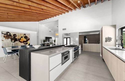 Hallandale Beach House | Waterfront Villa Sauna, Pool & Mini Golf