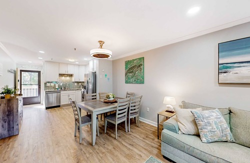 Palmetto Dunes Villa | Waterfront villa with resort amenities, beach access, open layout, AC, & WD