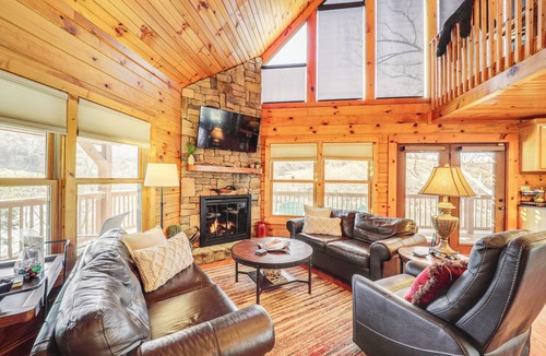 Butler Cottage | Waterfront Watauga Lake Home w/Private Dock!