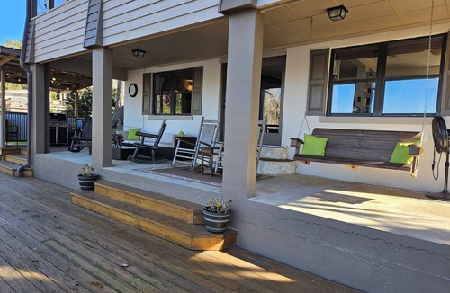 Telogia House | WatersEdge - Spacious 4-Bedroom 2-Bath Home on Lake Talquin Near Tallahassee