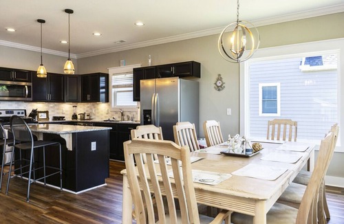 Long Beach House | Waterway Haven: Family Friendly House Overlooking Intracoastal Waterway
