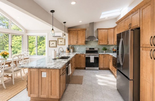 North Shore House | We have Water! Spacious home with Gentle Slope and Dock!