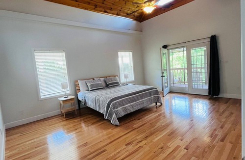 Wears Valley House | Wears Valley Farmhouse with Wonderful Views, hot tub and firepit