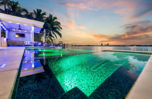 North Bay Village House | Welcome to Bayfront Tranquility Luxury Retreat!nEscape to paradise