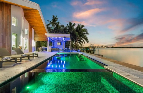 North Bay Village House | Welcome to Bayfront Tranquility Luxury Retreat!nEscape to paradise
