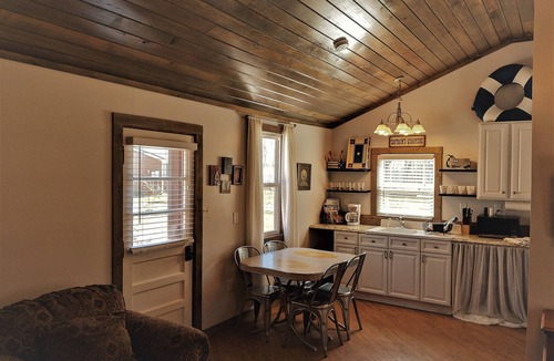 Camden Cottage | Welcome to Pearl Haven - a 500 sf gem! Hosting both Long and Short-term rentals!
