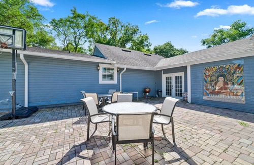 Windermere Villa | Welcome to the Farm House! Excellent Location, Pet Friendly!