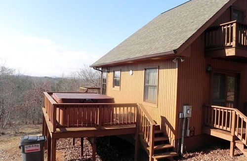 Clarkesville House | Well-Equipped Cabin Great for Families in Helen, Georgia