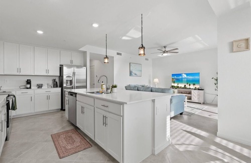 Venice Apartment | Wellen Park G&CC - 2/2 unit on 3rd floor