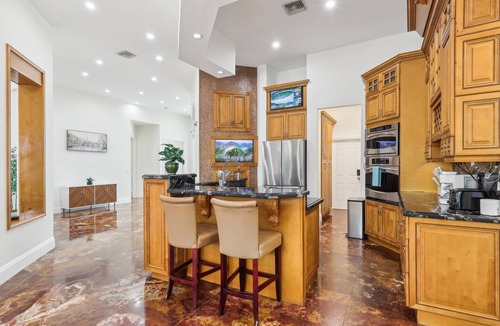 Hunt Club House | West Palm Beach Spacious 4BR Pool Hot Tub Gym BBQ King Beds