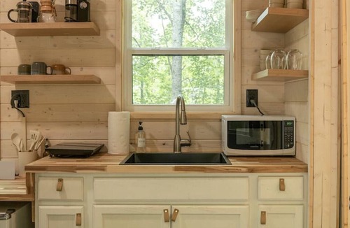 Sylva House | `Whisper Woods` Resort | cozy, has sauna, near BRP