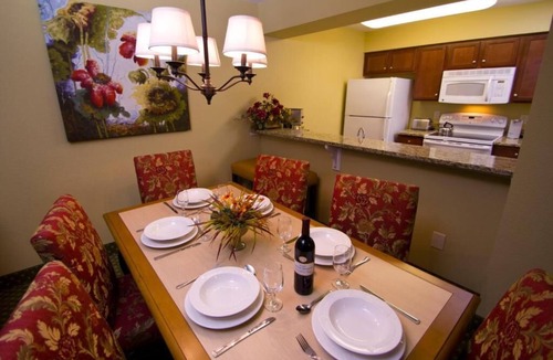 Berkeley Villa | Williamsburg | Historic Town Stay | Pool & Tennis | 2BR