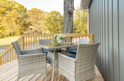 Winston - Salem House | Winston Sleeps 16 - 2 Kitchens Hot Tub