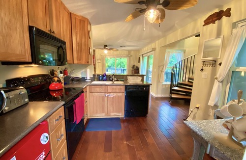 Citrus Springs House | 🎣Withlacoochee Riverfront Retreat🦆A-Frame/Boardwalk/Dock/Hot-Tub🐊