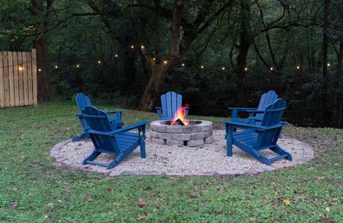 Walland House | Wizard House + Hot Tub, Private Creek, Large Yard, EV Charge