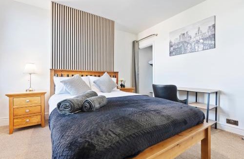 Wolverhampton House | Wolverhampton Townhouse - 3BR - Business & Leisure guests